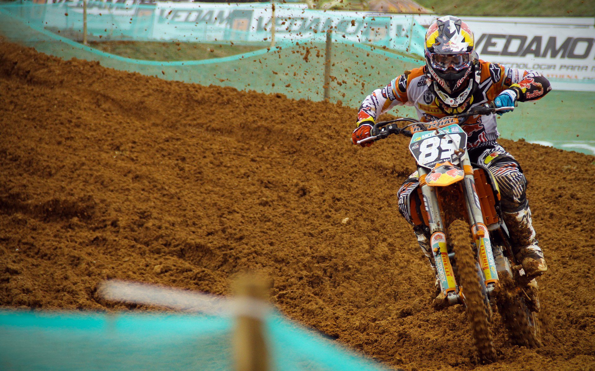 足球俱乐部与社区合作开展儿童足球启蒙活动，足球社活动趣味活动